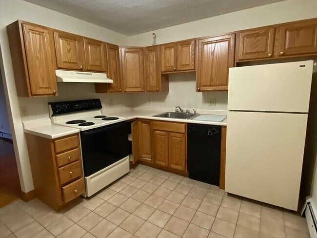 268 Grove St unit 2, Auburndale, MA 02466 - photo 5