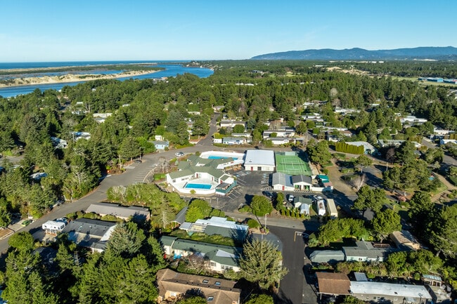 Private 55+ communites are found in Florence, Oregon.