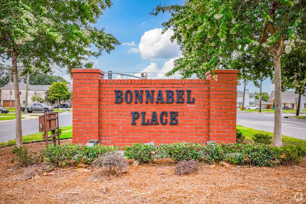 About Bonnabel Place Schools, Demographics, Things to Do