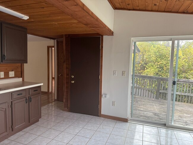 2172 Strongs Ave unit A, Stevens Point, WI 54481 - photo 6