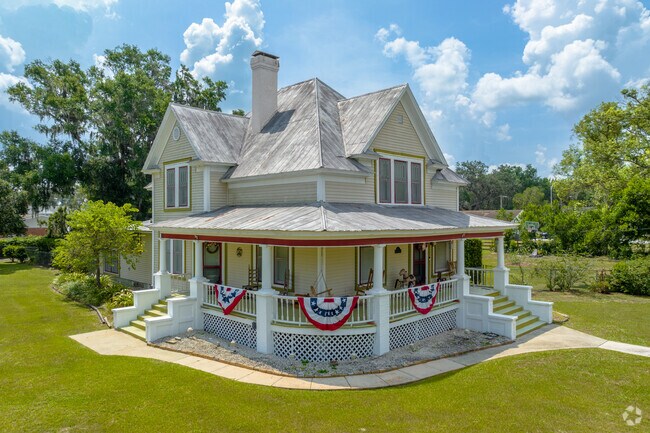 Historic homes in Fort Meade offer both curb appeal but also neighborhood charm.