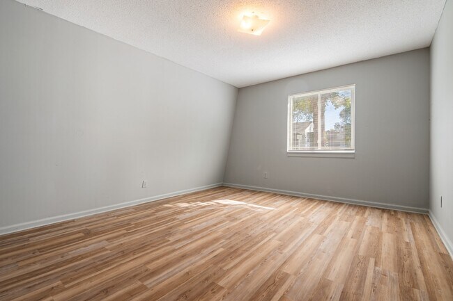 511 Poplar St unit E, Graham, NC 27253 - photo 7