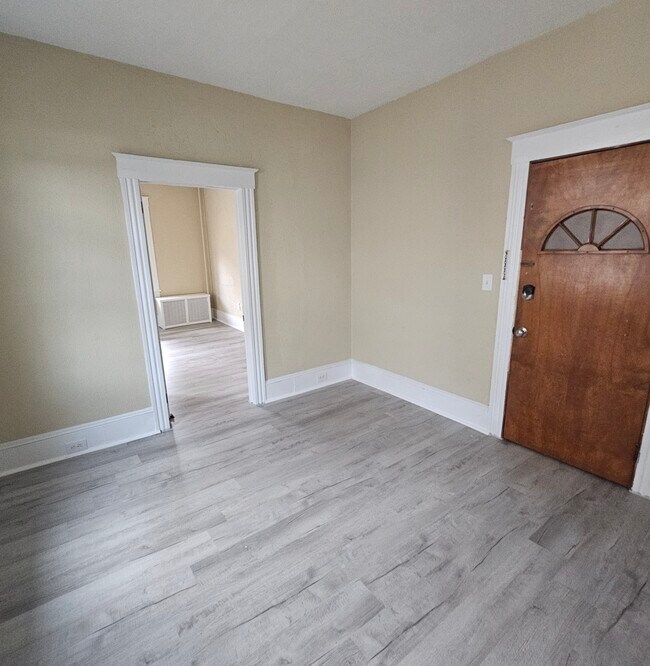 1713 Jefferson Ave Unit 1 Right, Dunmore, PA 18509