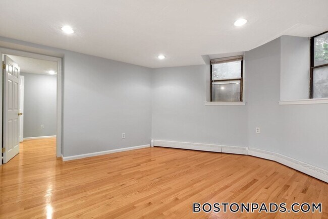 30 Peterborough St unit G, Boston, MA 02215 - photo 6