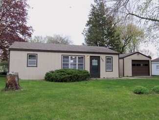 1408 S 3rd St, Clear Lake, IA 50428