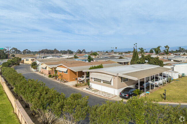 Find single wide and double wide mobile homes in Oxnard Pacific.