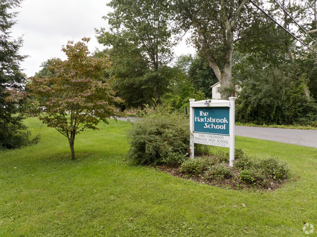 The Hartsbrook School, Rankings & Reviews