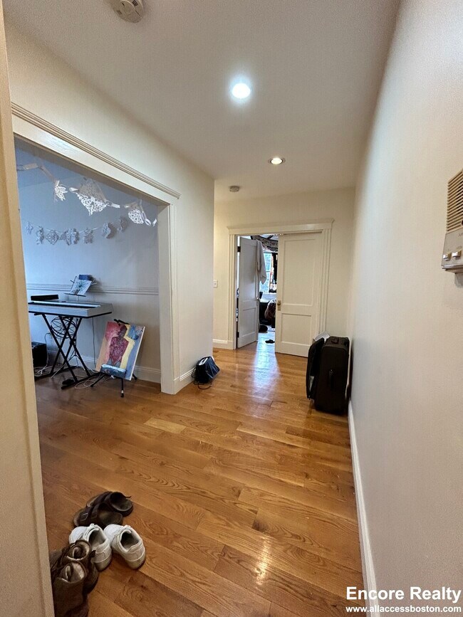 255 Kelton St unit 7, Allston, MA 02134 - photo 7