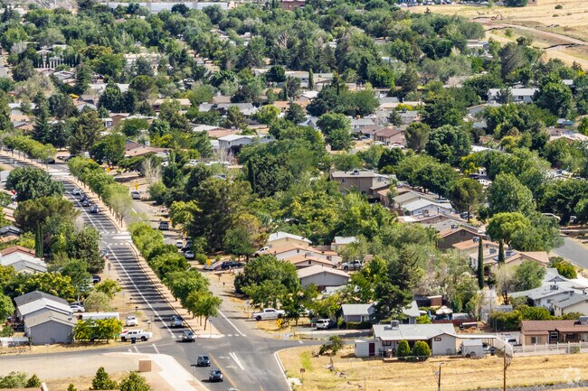 A mix of ranch and manufactured homes make up the Castle Canyon Mesa residential landscape.
