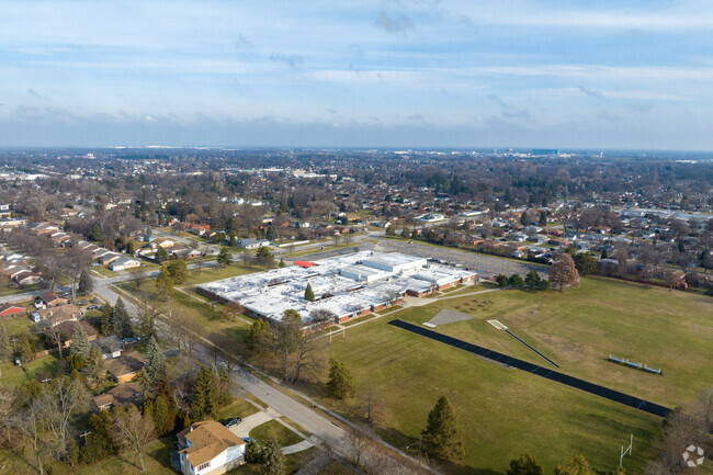 Beer Middle School is set into the Warren community.