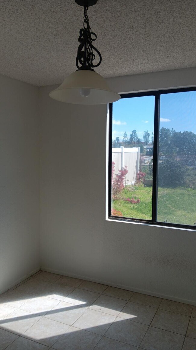 39640 Wild Flower Dr, Murrieta, CA 92563 - photo 4