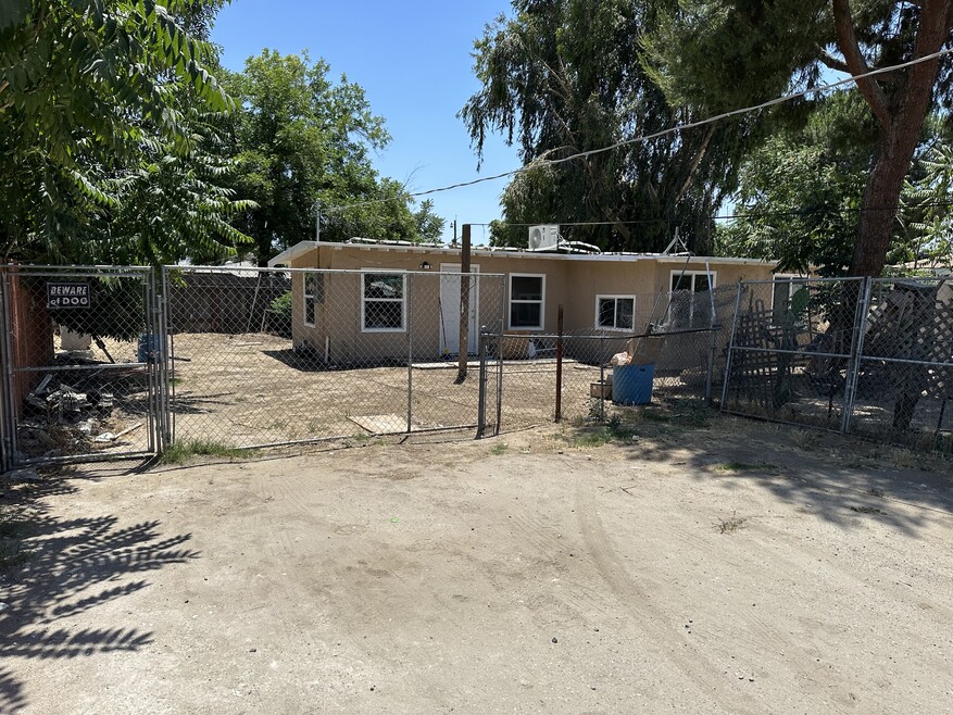 509 Beardsley Ave, Bakersfield, CA 93308 - photo 1