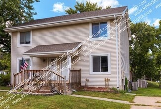 1010 W 1st Ave, Indianola, IA 50125
