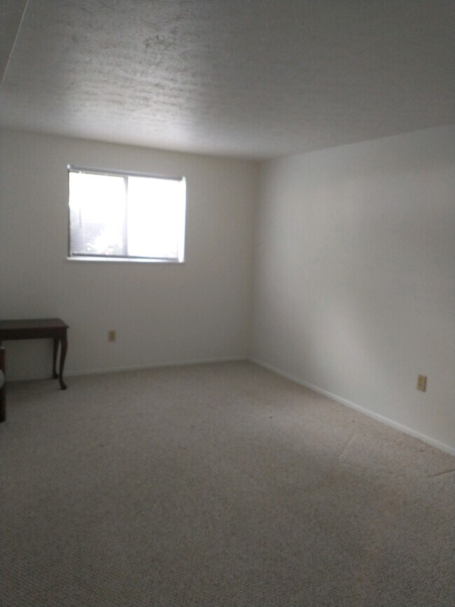 216 Moore Rd unit 2G, Avon Lake, OH 44012 - photo 5