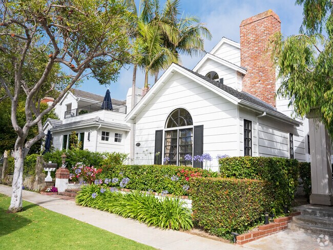 Many homes in Corona Del Mar are designed with a modern cottage feel.