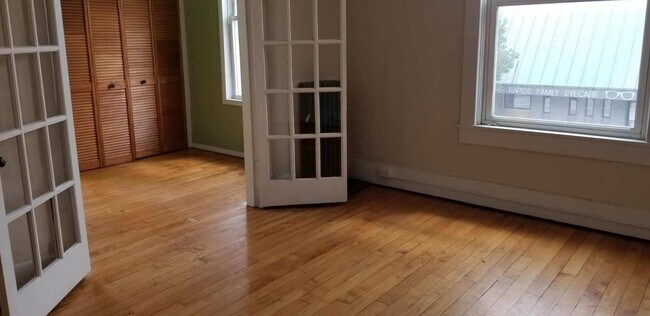 210 S Michigan Ave unit B, Big Rapids, MI 49307 - photo 3