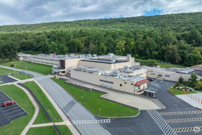 Susquenita High School has a student-teacher ratio of 13 to 1.