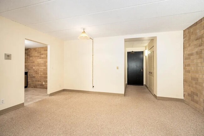 Hamilton Bay unit A28, Quincy, MA 02171 - photo 5