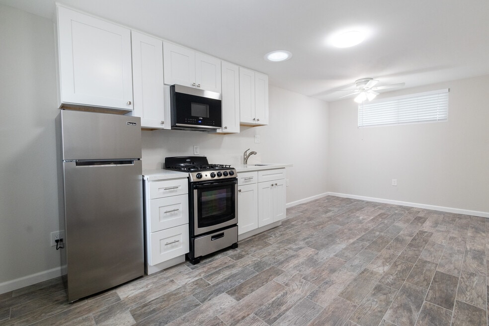 582 Douglas St unit Downstairs, Chula Vista, CA 91910 - photo 1