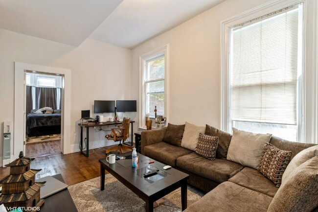 2935 W Walnut St unit 2, Chicago, IL 60612 - photo 6