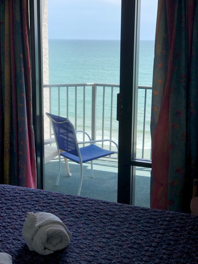 MB oceanfront balcony