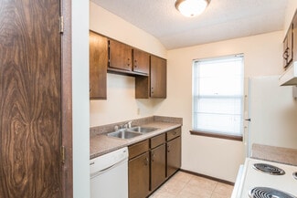 811 Dondee Dr Unit 811 dondee, Manhattan, KS 66502