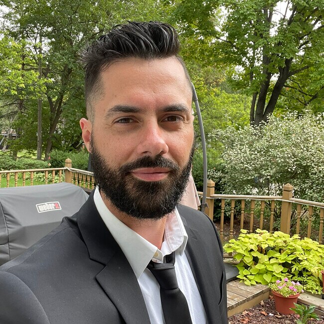 Agent Photo