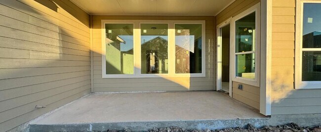 139 Annette Dr, Castroville, TX 78253 - photo 4