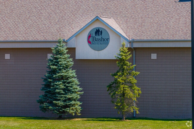 Bashor Alternative School has 19 students.