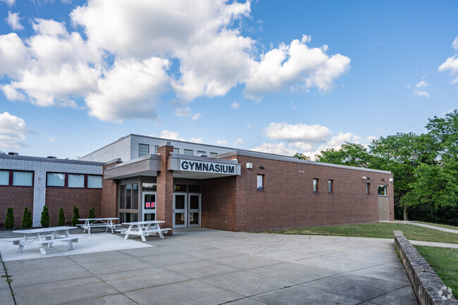 Ingomar Middle School has a gymnasium where students can play indoor sports.
