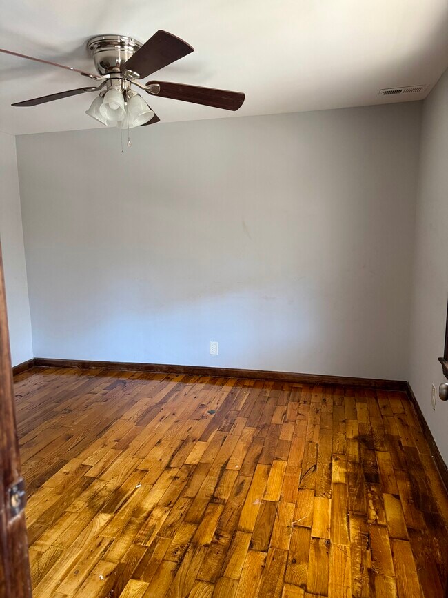 460 Prospect Dr, North Wilkesboro, NC 28659 - photo 5