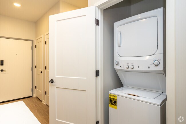 Digs on Park Ave, Omaha, NE 68105 - photo 7