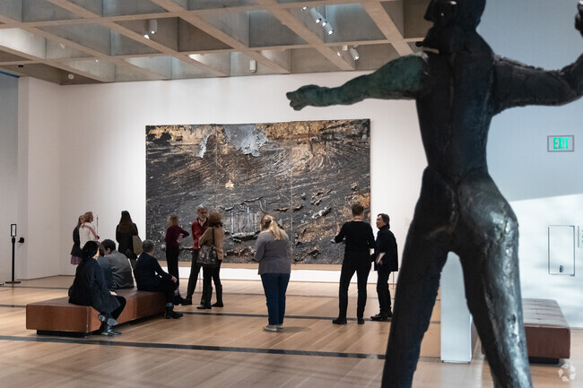 The Saint Louis Art Museum, located in Forest Park, has a vast collection of sculptures.