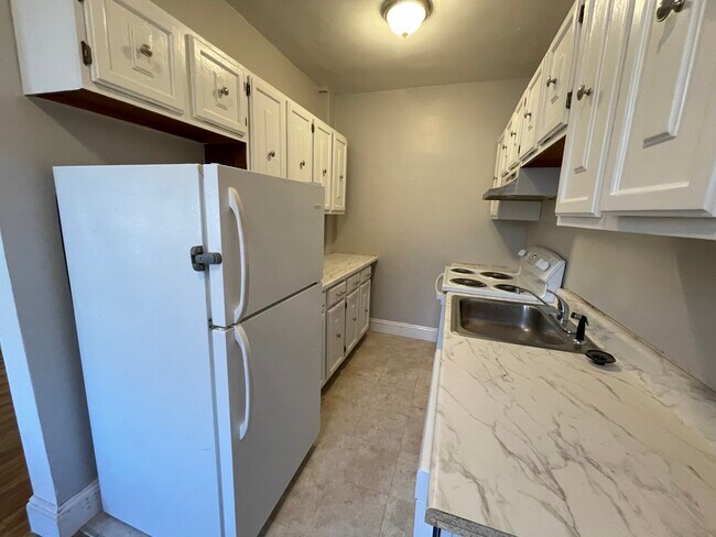 52 Strathmore Rd unit 24, Brighton, MA 02135 - photo 3