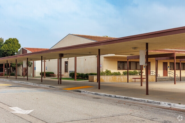 Palos Verdes High School has a College & Career Center to help guide students' future plans.