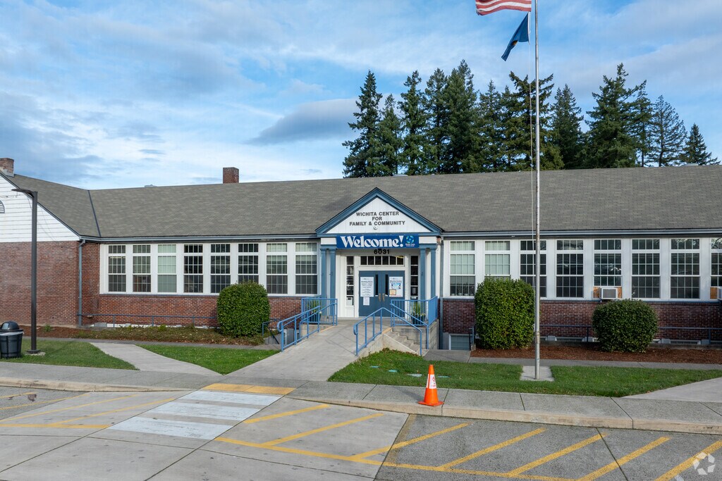 The main entrance to Wichita Elementary School is on SE King Rd in Milwaukie.