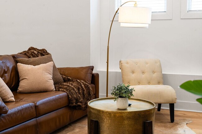 1941 W Augusta Blvd unit ID1354355P, Chicago, IL 60622 - photo 2