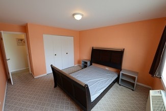 2234 S Goebbert Rd Unit 225, Arlington Heights, IL 60005