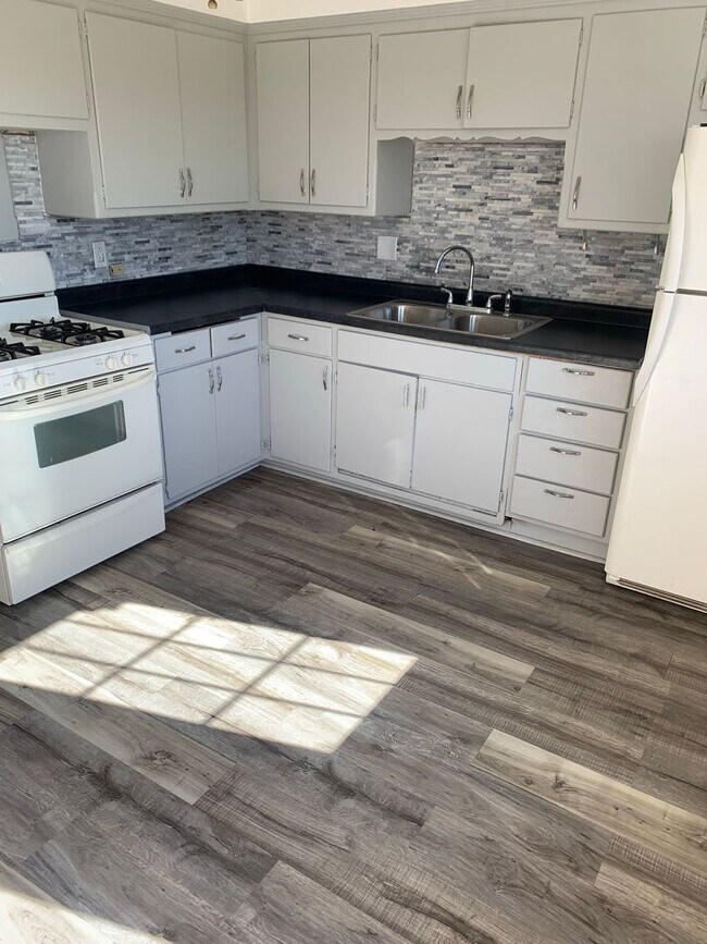 4048 Marquette Dr Unit 3, Racine, WI 53402