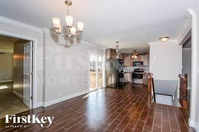 11024 Acton Dr, Saint Louis, MO 63123 - photo 5