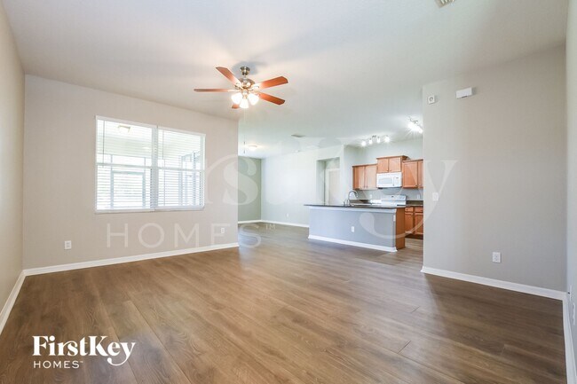 5771 Quinton Way, Mount Dora, FL 32757 - photo 5