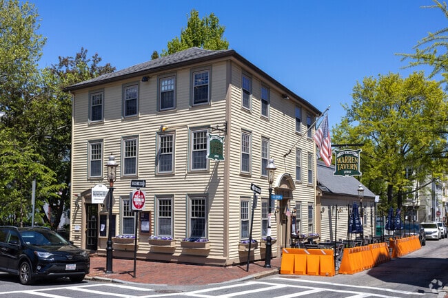 Swing by Warren Tavern in the Thompson Square-Bunker Hill area for some fish and chips.