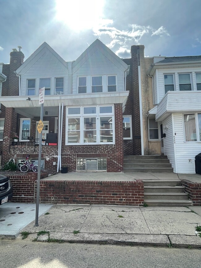 6205 Mershon St, Philadelphia, PA 19149