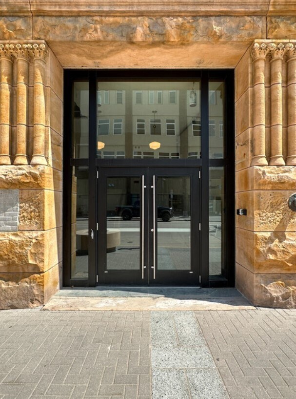 Block V, Grand Forks, ND 58203 - photo 2