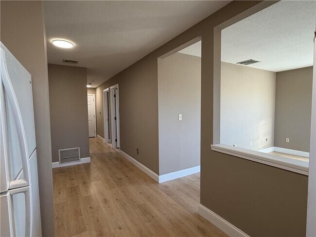 724 Beverage Hill Ave, Pawtucket, RI 02861 - photo 7