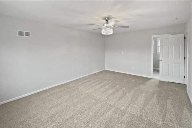 38 Warrenville Rd, Middlesex, NJ 08846 - photo 6