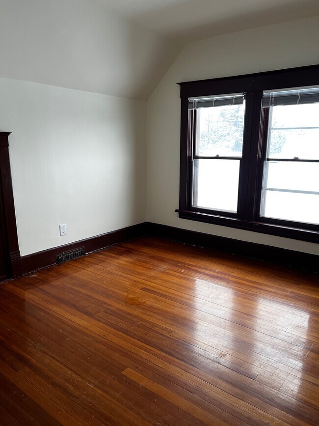 329 N Sherman Ave unit 3, Madison, WI 53704 - photo 4