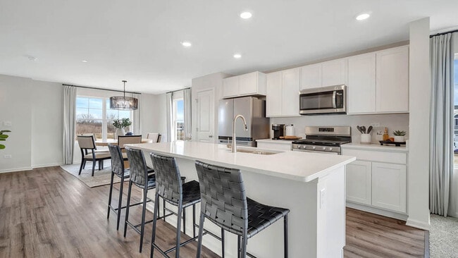 367 Bridgeview Ct, St. Charles, IL 60174 - photo 2