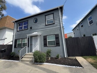 323 W 10th St, Santa Ana, CA 92701