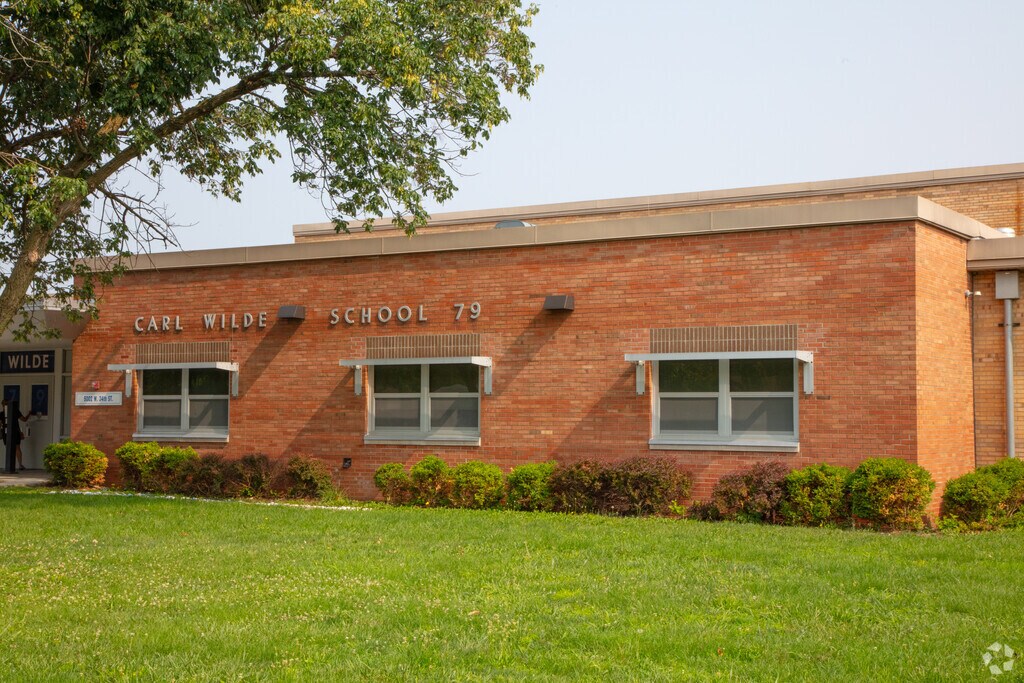Carl Wilde School 79 building in Eagledale.
